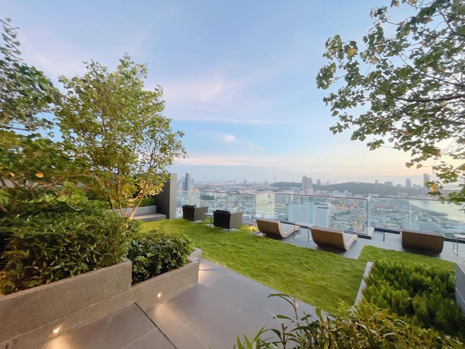 Edge Central Pattaya Seaview Residence With Infinity Pool Exterior photo